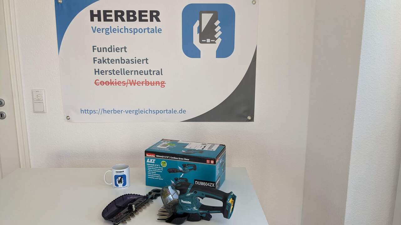 Bildergalerie: Makita DUM604ZX Makita DUM604ZX: Lieferumfang Makita Gras-/Strauchschere - ohne Akku und Ladegerät